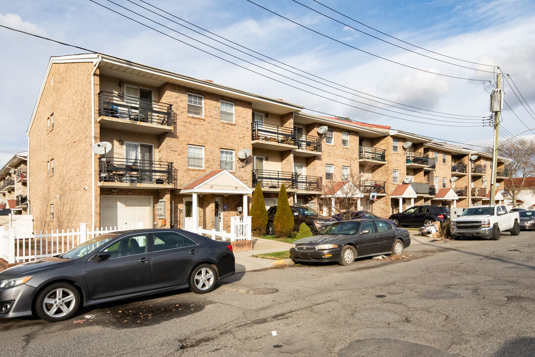 Loring Estates in Brooklyn, NY - Building Photo