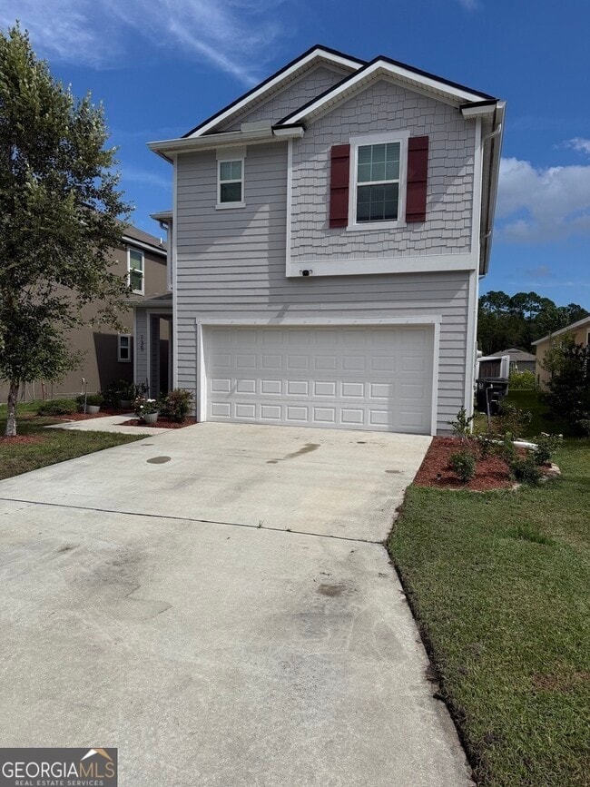 property at 135 Ashwood Cir