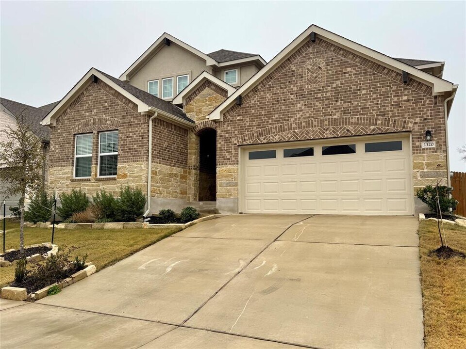 2320 Magnolia Hl Dr in Leander, TX - Building Photo