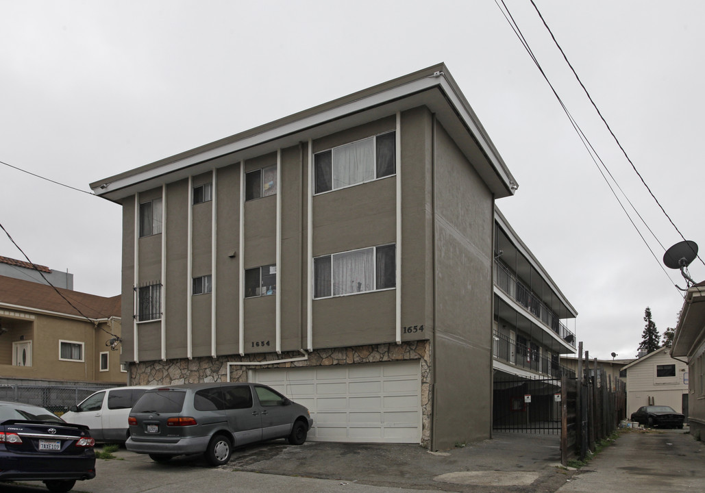 1654 25th Ave in Oakland, CA - Building Photo