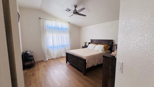 3846 Willowview Ct in Las Vegas, NV - Building Photo - Building Photo