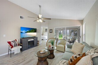 14871 Crescent Cove Dr in Ft. Myers, FL - Building Photo - Building Photo