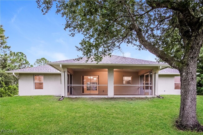 2904 Wanda Ave S in Lehigh Acres, FL - Building Photo - Building Photo