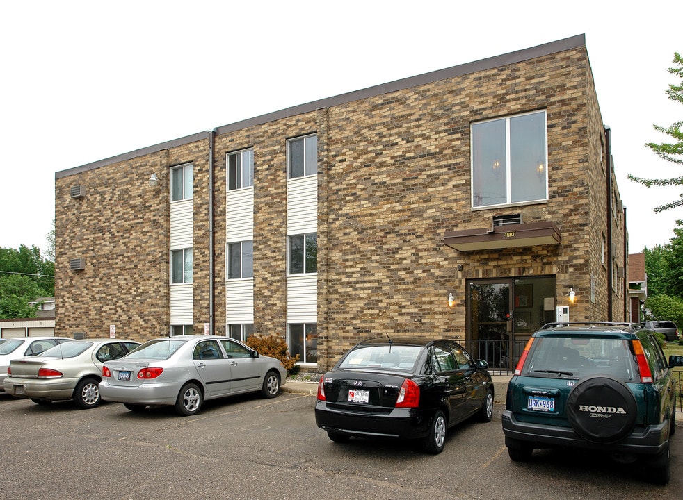1693 Sherburne Ave in St. Paul, MN - Foto de edificio