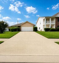 20022 Rustic Lake Ln in Cypress, TX - Building Photo
