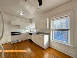 2306 W Wilson Ave, Unit 3 in Chicago, IL - Foto de edificio - Building Photo