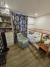 25 Britten Close in Hamilton, ON - Building Photo - Building Photo