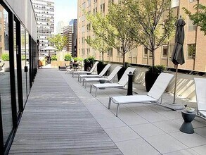1 Wall Street Ct in New York, NY - Building Photo - Building Photo