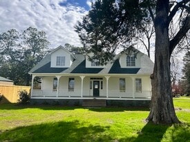 681 Davis Lake Rd in Columbia, LA - Building Photo