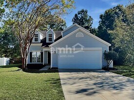 2206 Coatsdale Ln in Matthews, NC - Building Photo