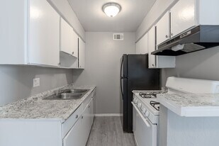 Neuvo Rayo in Irving, TX - Building Photo