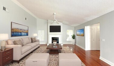 3418 Sterling Lake Cir in Oviedo, FL - Building Photo - Building Photo