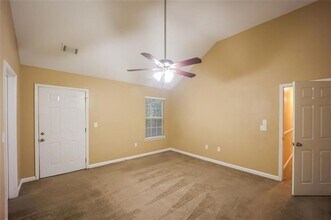 4827 Wolfcreek View in Atlanta, GA - Foto de edificio - Building Photo