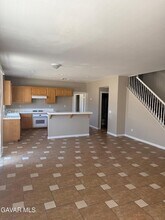 38121 38th St E in Palmdale, CA - Foto de edificio - Building Photo
