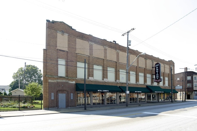 The Winton on Lorain in Cleveland, OH - Building Photo - Building Photo