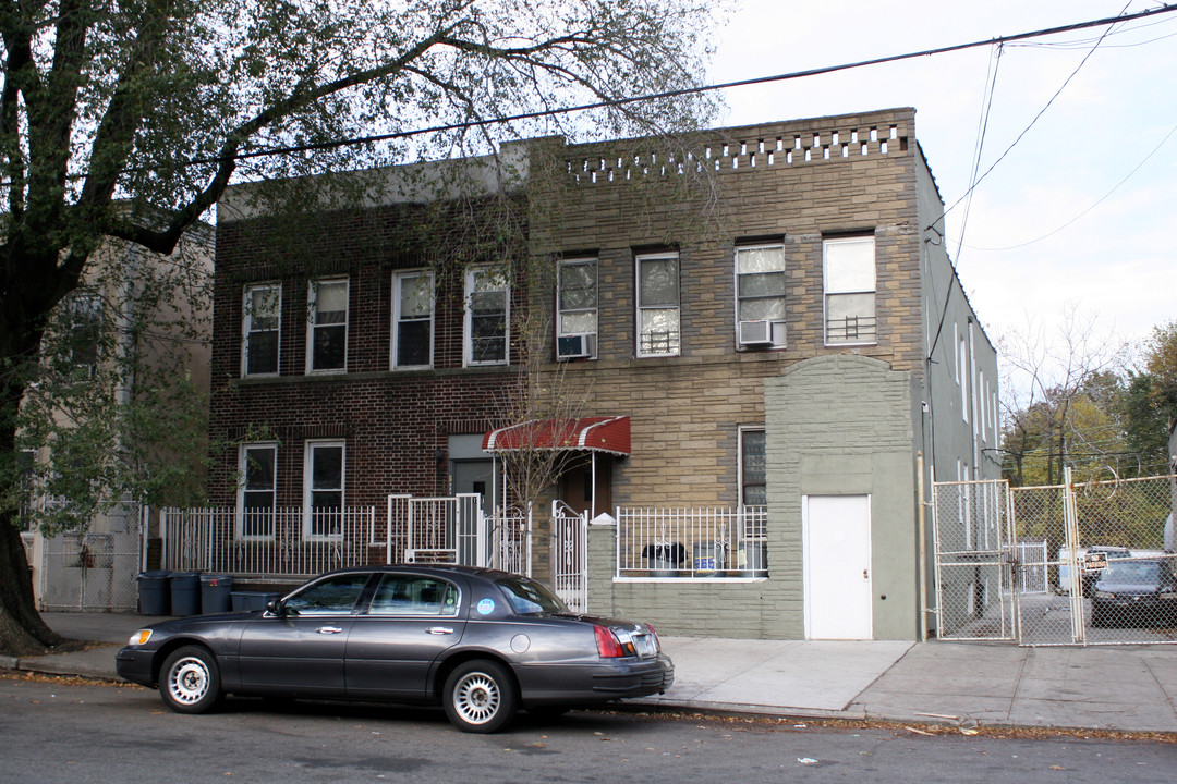 1391 Bronx River Ave in Bronx, NY - Foto de edificio