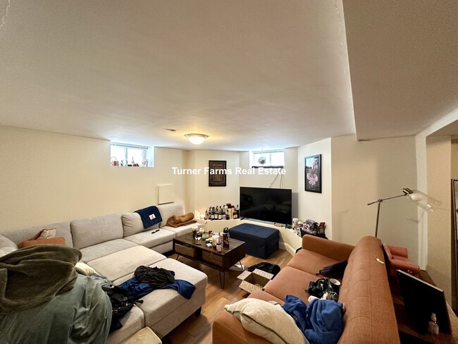 12 Marney St, Unit 1