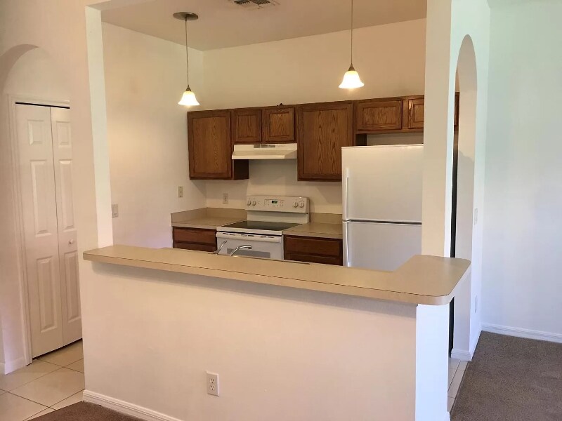 1124 N Fairway Dr in Apopka, FL - Building Photo
