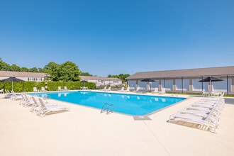 Trails End Apartments in Burlington, NC - Building Photo - Building Photo
