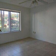17101 Glenmoor Dr in West Palm Beach, FL - Building Photo - Building Photo