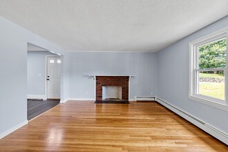 447 Main St in Hudson, MA - Building Photo - Building Photo