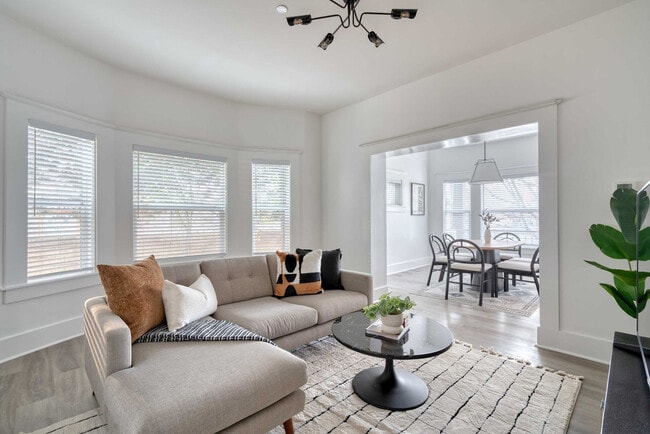 317 NE Beech St in Portland, OR - Building Photo - Building Photo