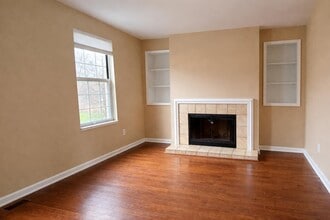 3496 Burbank Dr in Ann Arbor, MI - Building Photo - Building Photo