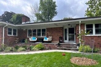 6 Reiners Rd in Little Falls, NJ - Building Photo - Building Photo