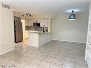 1160 Wildwood Lakes Blvd, Unit 9107 in Naples, FL - Building Photo - Building Photo
