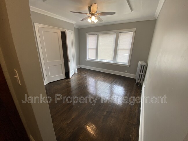 5352 W Division St in Chicago, IL - Building Photo - Building Photo