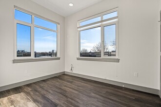 400 Mystic Ave, Unit #2 in Medford, MA - Building Photo - Building Photo