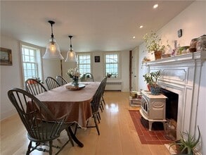 2678 E Main Rd in Portsmouth, RI - Building Photo - Building Photo