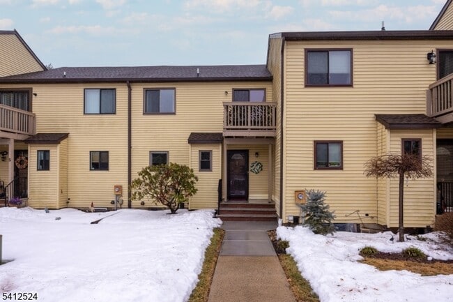 property at 7 Lake Ct