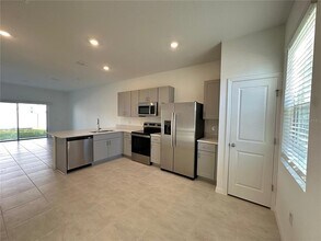 3030 Skyline Lp in Kissimmee, FL - Building Photo - Building Photo