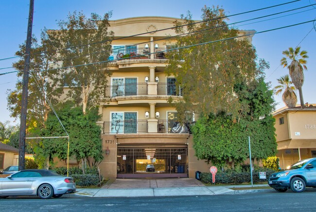 Corinth in Los Angeles, CA - Foto de edificio - Building Photo