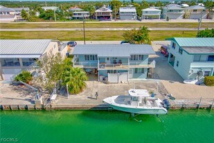 280 Airport Dr S in Summerland Key, FL - Building Photo