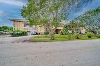 4848 NW 24th Ct in Lauderdale Lakes, FL - Foto de edificio - Building Photo