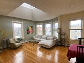 258 Hampshire St, Unit 3 in Cambridge, MA - Building Photo