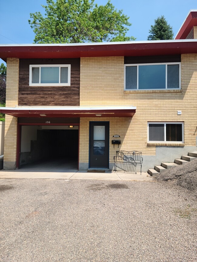 106 Stanford Ave
