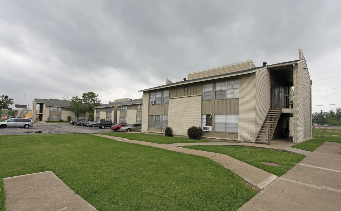 Colonia Tepeyac Apartments in Dallas, TX - Building Photo