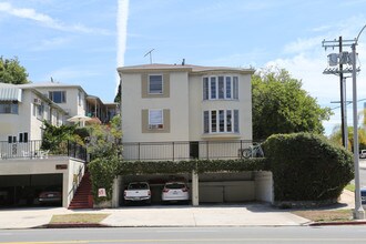 1556 Beverly Glen Blvd in Los Angeles, CA - Foto de edificio - Building Photo