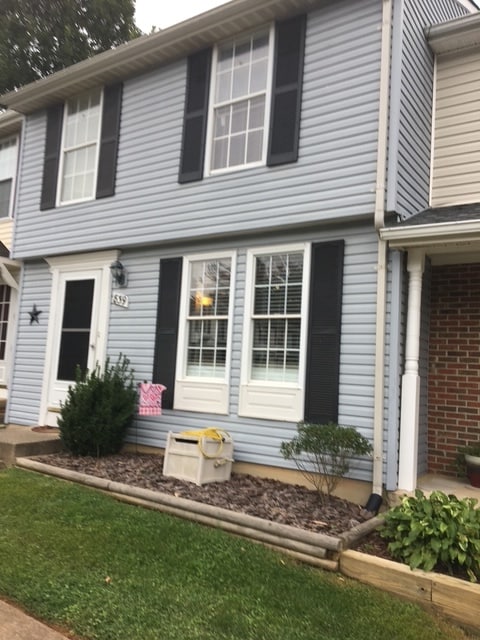 property at 839 Oak Leaf Ct