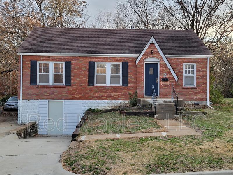 806 Abston St in Ferguson, MO - Building Photo