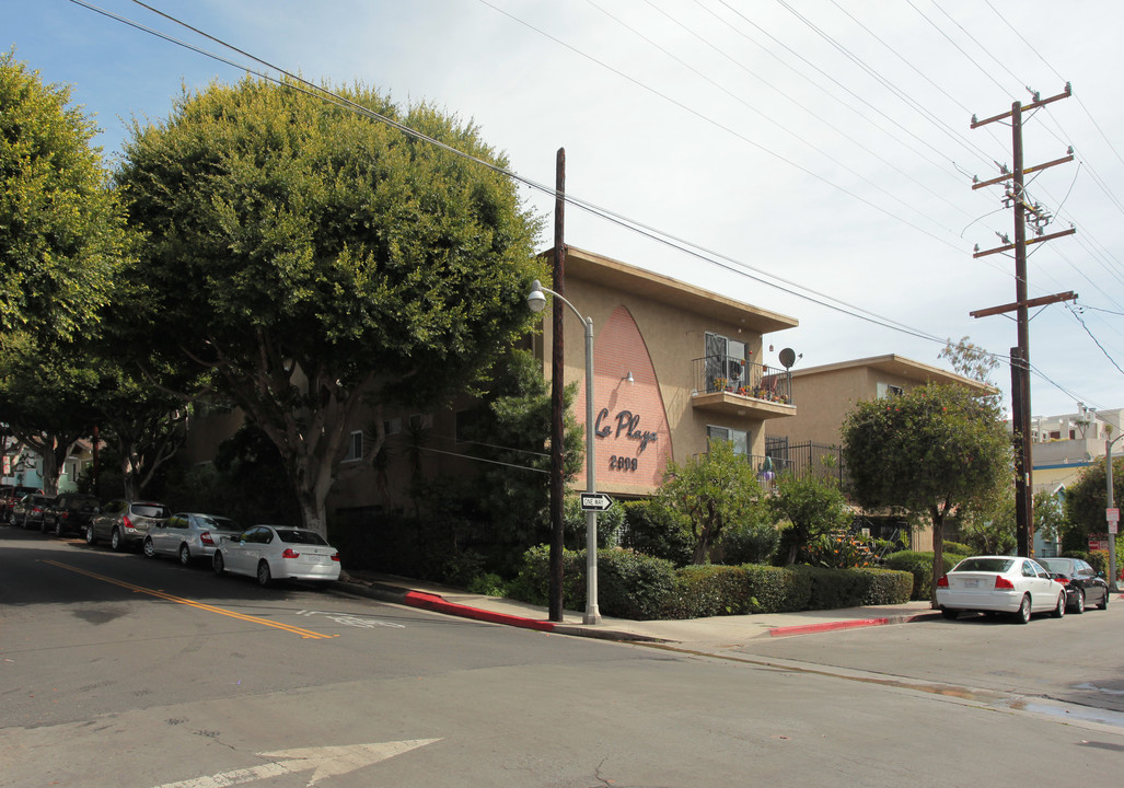 La Playa Apartments in Santa Monica, CA - Building Photo