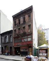 350 W 52nd St in New York, NY - Building Photo
