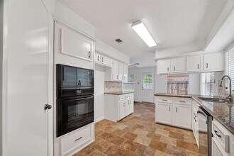 10031 Sagemill Dr in Houston, TX - Building Photo - Building Photo