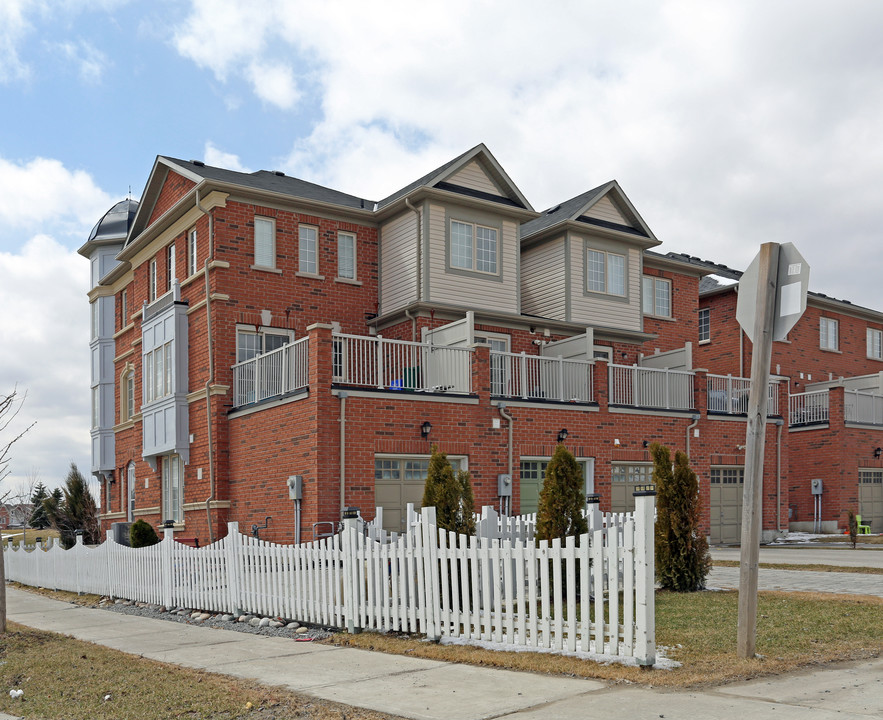 2578-2584 Bur Oak Ave in Markham, ON - Building Photo