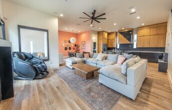 18 Wilshire Blvd in Lubbock, TX - Building Photo - Building Photo