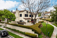 Le Parc Place in Chino Hills, CA - Foto de edificio - Building Photo