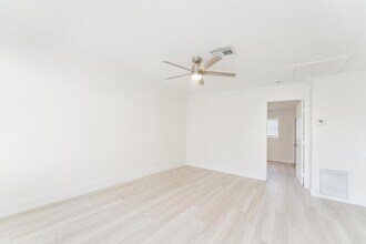 3420 NE 16th Terrace, Unit 1-4 in Pompano Beach, FL - Building Photo - Building Photo